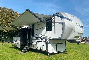Keystone Avalanche 390DS (3)