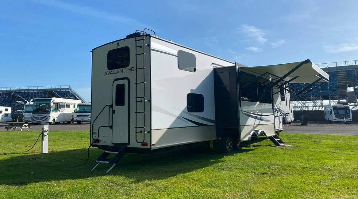 Keystone Avalanche 390DS (3)