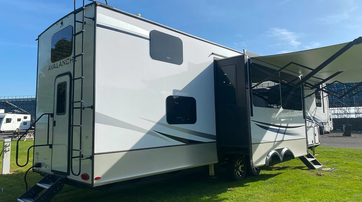 Keystone Avalanche 390DS (3)