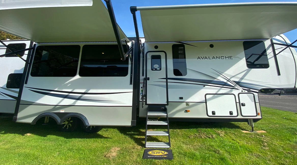 Keystone Avalanche 390DS (1)