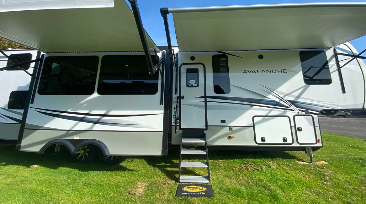 Keystone Avalanche 390DS (2)