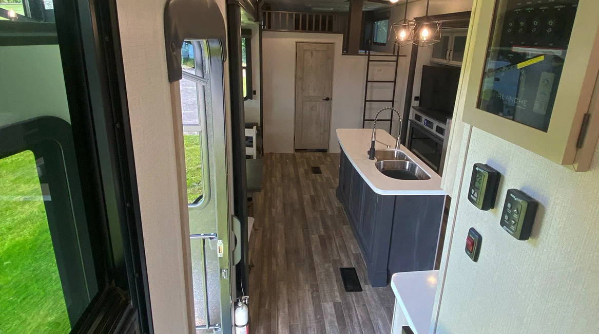Keystone Avalanche 390DS (2)