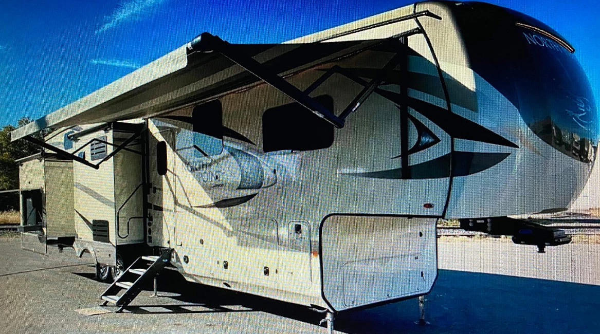 Jayco 5th Wheel Trailer